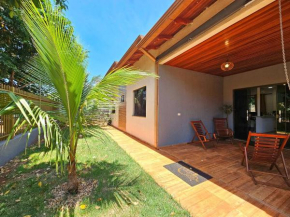 Casa 3 quartos 2 banheiros com quintal 10mi centro